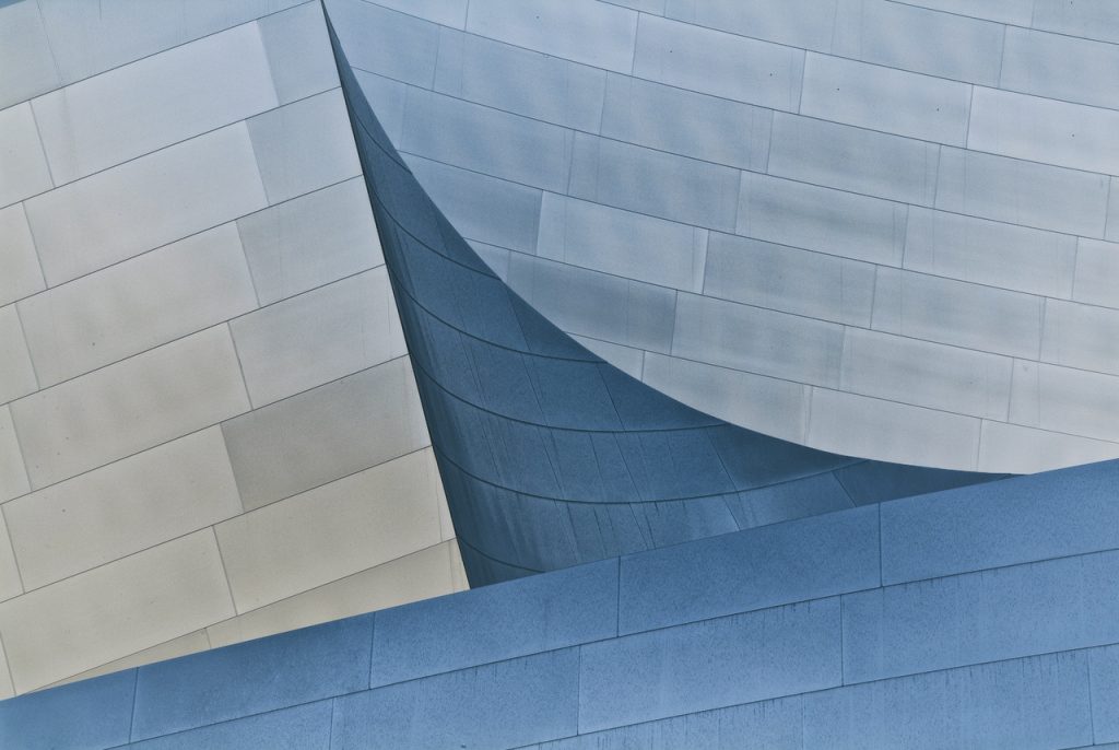 Richard Martin - Title: Curvilinear Form